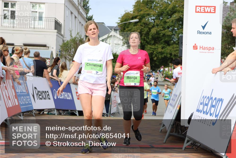 31.08.2025 - 21. Blankeneser Heldenlauf Strokosch-Dieckow http://msf.ph/oto/8654041 31.08.2025 11:05:52 Ziel 3183, 3207, 3297, 3637 meine-sportfotos.de