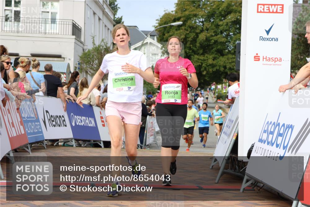31.08.2025 - 21. Blankeneser Heldenlauf Strokosch-Dieckow http://msf.ph/oto/8654043 31.08.2025 11:05:52 Ziel 3183, 3207, 3297, 3637 meine-sportfotos.de