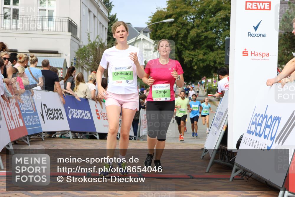 31.08.2025 - 21. Blankeneser Heldenlauf Strokosch-Dieckow http://msf.ph/oto/8654046 31.08.2025 11:05:52 Ziel 3183, 3207, 3297, 3637 meine-sportfotos.de