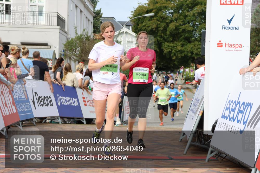 31.08.2025 - 21. Blankeneser Heldenlauf Strokosch-Dieckow http://msf.ph/oto/8654049 31.08.2025 11:05:52 Ziel 3183, 3207, 3297, 3637 meine-sportfotos.de