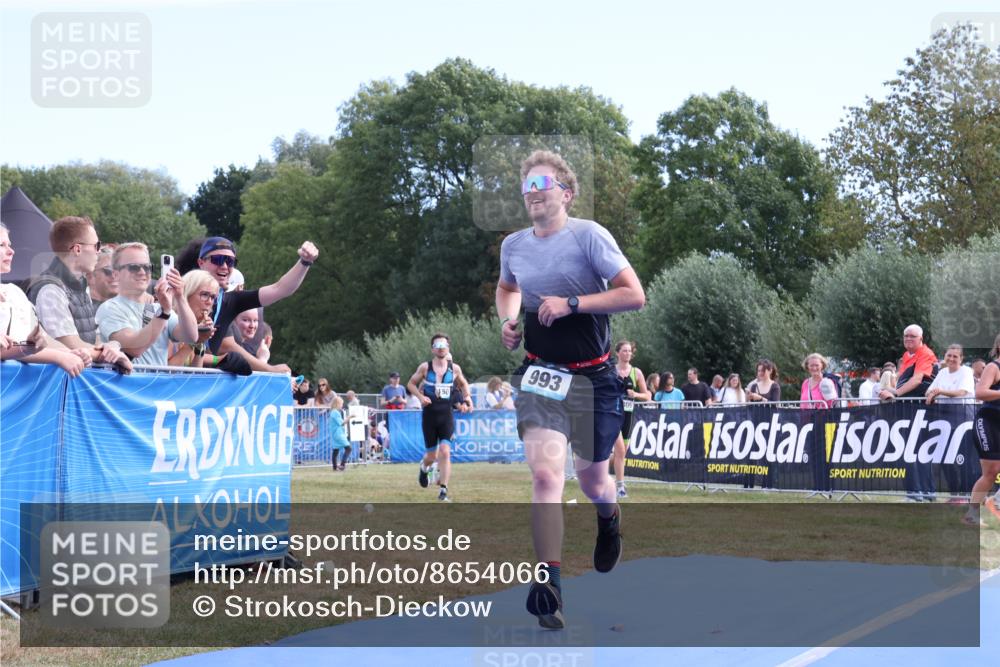 31.08.2025 - Elbe Triathlon Hamburg Strokosch-Dieckow http://msf.ph/oto/8654066 31.08.2025 11:30:47 Ziel 993, 1150, 1195, 1244 meine-sportfotos.de