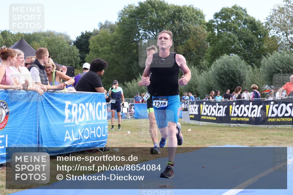 31.08.2025 - Elbe Triathlon Hamburg Strokosch-Dieckow http://msf.ph/oto/8654084 31.08.2025 11:30:58 Ziel 1213, 1243, 1244 meine-sportfotos.de