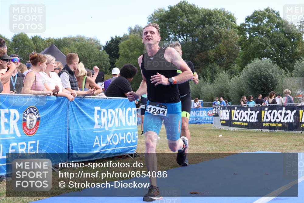 31.08.2025 - Elbe Triathlon Hamburg Strokosch-Dieckow http://msf.ph/oto/8654086 31.08.2025 11:30:59 Ziel 1213, 1243 meine-sportfotos.de