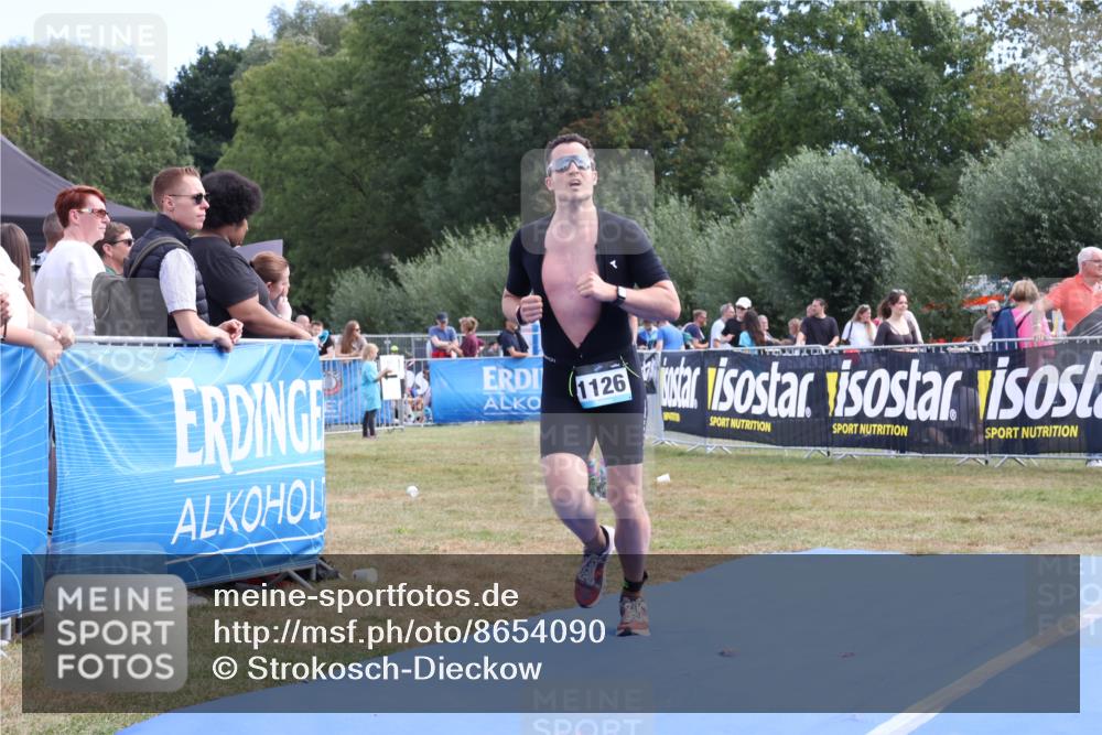 31.08.2025 - Elbe Triathlon Hamburg Strokosch-Dieckow http://msf.ph/oto/8654090 31.08.2025 11:31:12 Ziel 948, 1126, 1184 meine-sportfotos.de