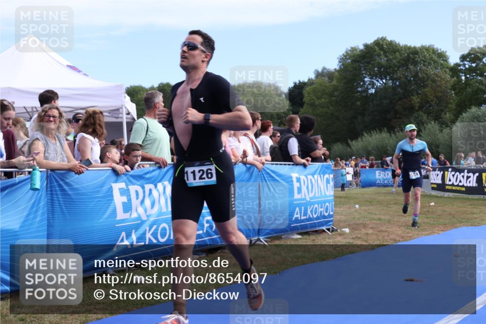 31.08.2025 - Elbe Triathlon Hamburg Strokosch-Dieckow http://msf.ph/oto/8654097 31.08.2025 11:31:14 Ziel 813, 948, 1126, 1184 meine-sportfotos.de