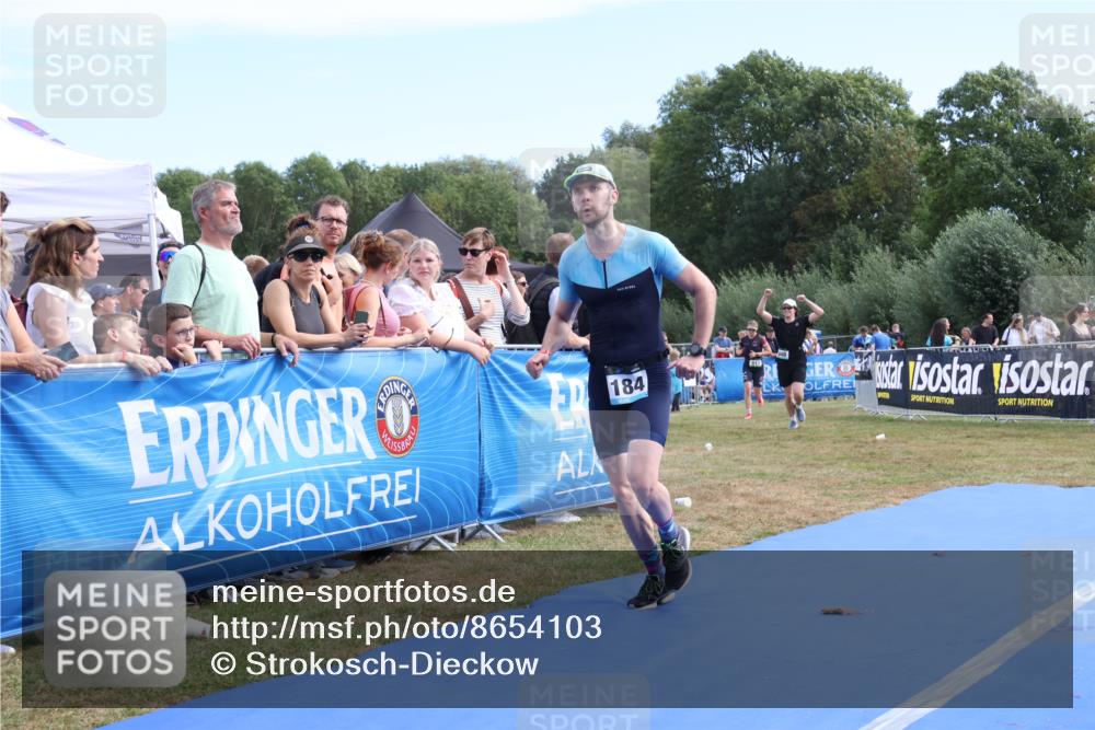 31.08.2025 - Elbe Triathlon Hamburg Strokosch-Dieckow http://msf.ph/oto/8654103 31.08.2025 11:31:16 Ziel 813, 948, 1126, 1184 meine-sportfotos.de