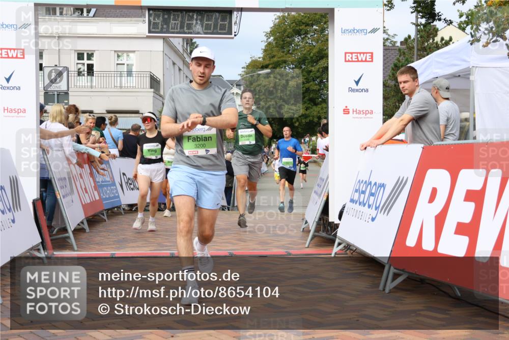 31.08.2025 - 21. Blankeneser Heldenlauf Strokosch-Dieckow http://msf.ph/oto/8654104 31.08.2025 11:05:34 Ziel 3595, 3398, 3733, 3710, 3200, 3407 meine-sportfotos.de