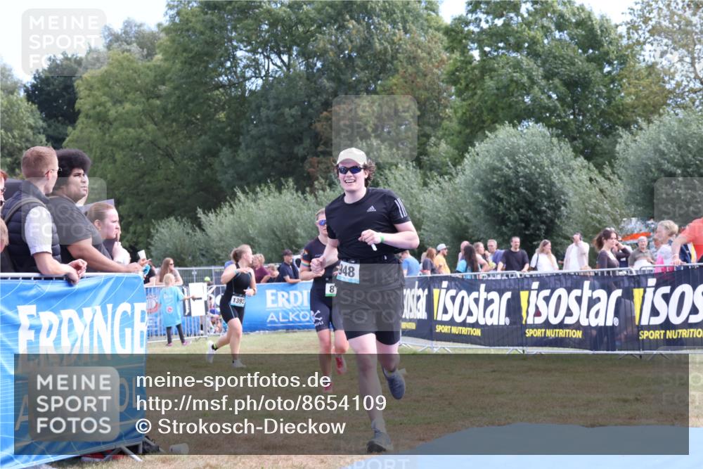 31.08.2025 - Elbe Triathlon Hamburg Strokosch-Dieckow http://msf.ph/oto/8654109 31.08.2025 11:31:19 Ziel 813, 948, 1184 meine-sportfotos.de