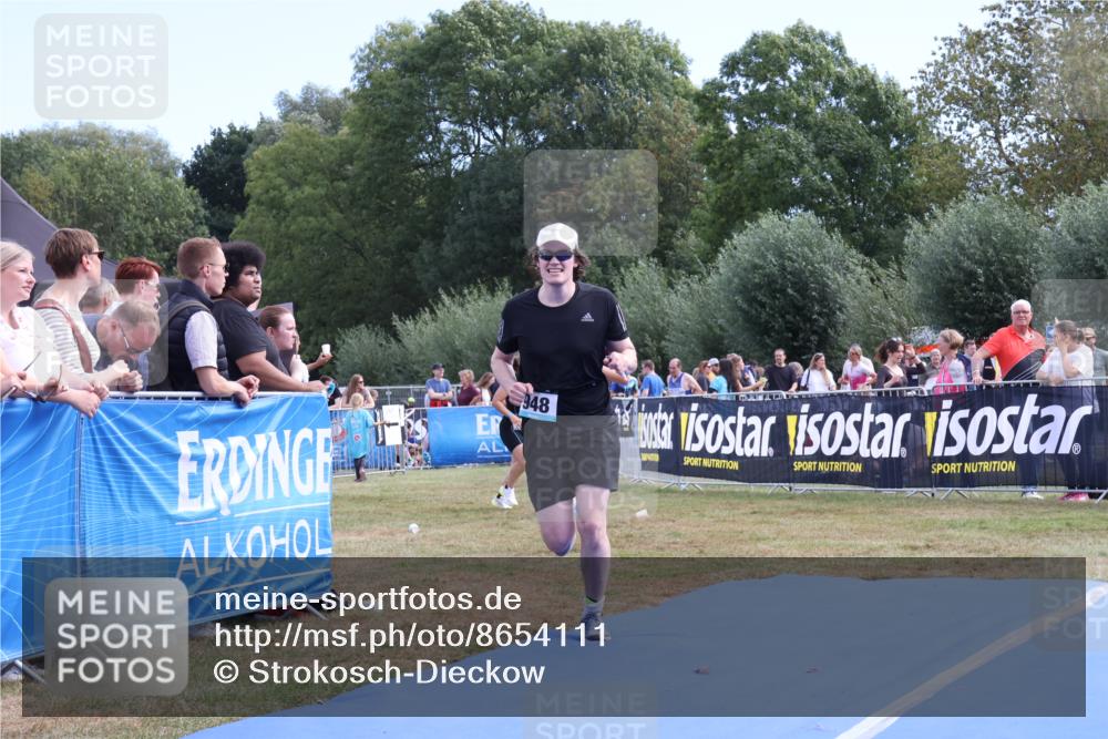31.08.2025 - Elbe Triathlon Hamburg Strokosch-Dieckow http://msf.ph/oto/8654111 31.08.2025 11:31:20 Ziel 813, 948, 1184 meine-sportfotos.de