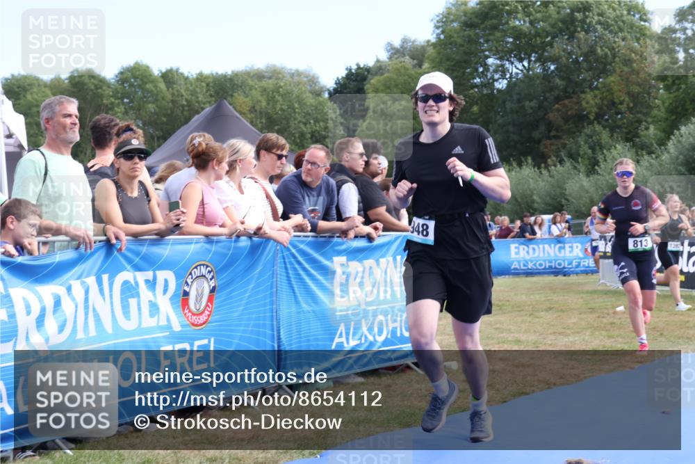 31.08.2025 - Elbe Triathlon Hamburg Strokosch-Dieckow http://msf.ph/oto/8654112 31.08.2025 11:31:20 Ziel 813, 948, 1184 meine-sportfotos.de