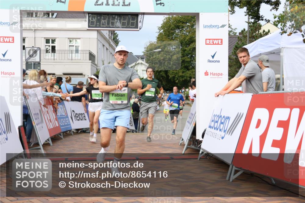 31.08.2025 - 21. Blankeneser Heldenlauf Strokosch-Dieckow http://msf.ph/oto/8654116 31.08.2025 11:05:34 Ziel 3595, 3398, 3733, 3710, 3200, 3407 meine-sportfotos.de