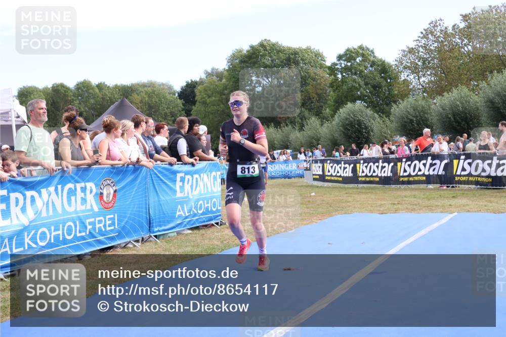 31.08.2025 - Elbe Triathlon Hamburg Strokosch-Dieckow http://msf.ph/oto/8654117 31.08.2025 11:31:22 Ziel 813, 882, 948 meine-sportfotos.de
