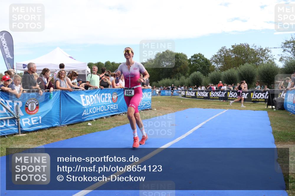 31.08.2025 - Elbe Triathlon Hamburg Strokosch-Dieckow http://msf.ph/oto/8654123 31.08.2025 11:31:31 Ziel 882, 1278 meine-sportfotos.de