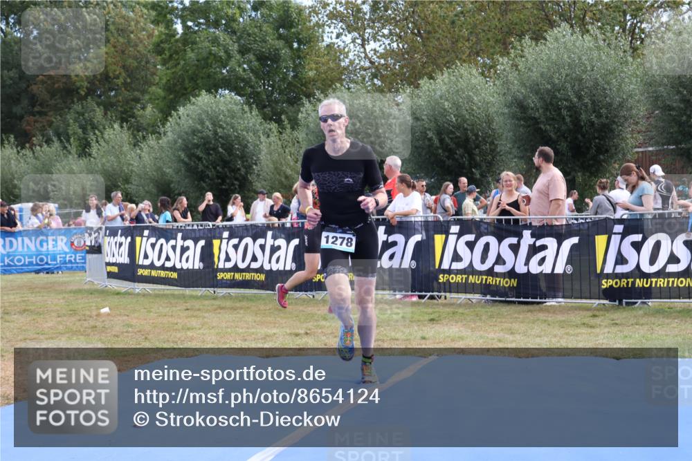 31.08.2025 - Elbe Triathlon Hamburg Strokosch-Dieckow http://msf.ph/oto/8654124 31.08.2025 11:31:37 Ziel 1278 meine-sportfotos.de