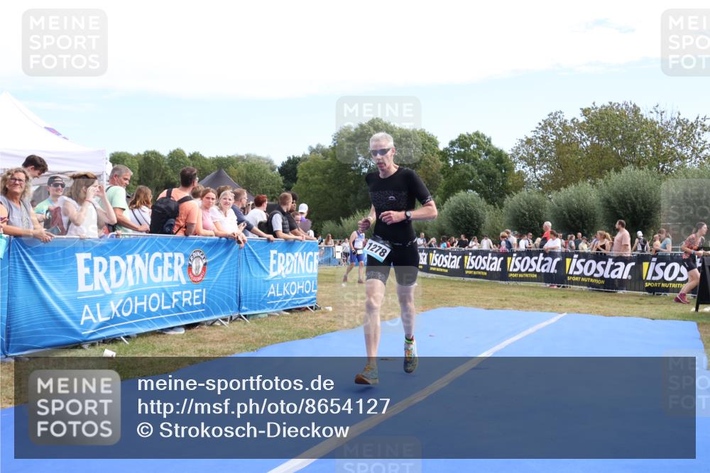 31.08.2025 - Elbe Triathlon Hamburg Strokosch-Dieckow http://msf.ph/oto/8654127 31.08.2025 11:31:39 Ziel 1059, 1176, 1278 meine-sportfotos.de