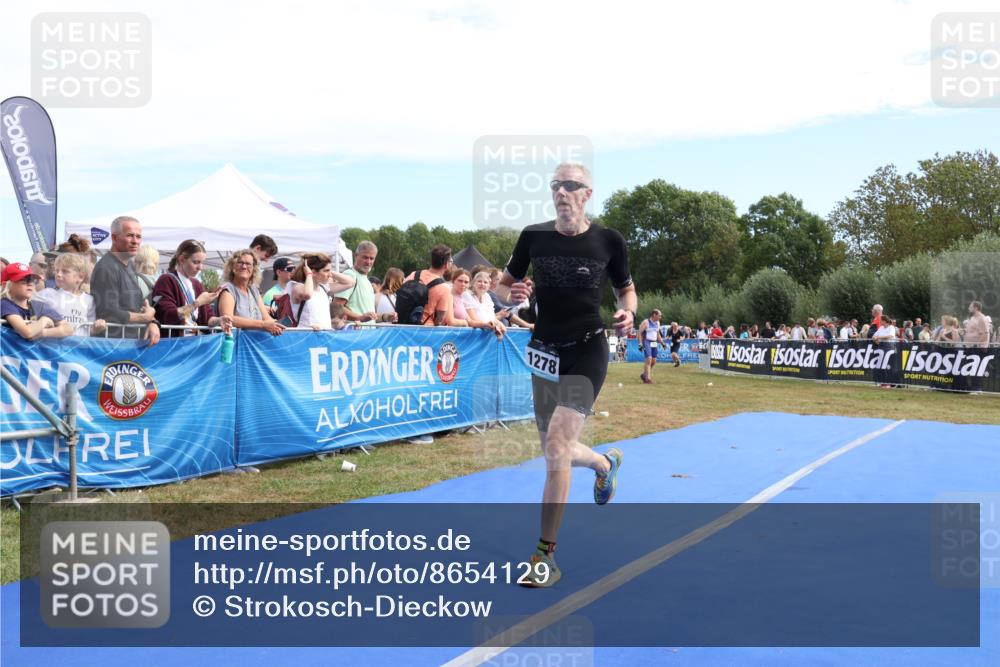 31.08.2025 - Elbe Triathlon Hamburg Strokosch-Dieckow http://msf.ph/oto/8654129 31.08.2025 11:31:39 Ziel 1059, 1176, 1278 meine-sportfotos.de