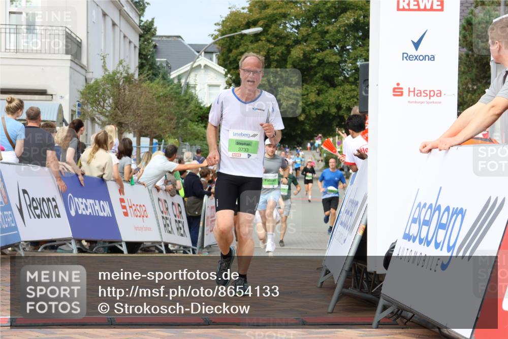 31.08.2025 - 21. Blankeneser Heldenlauf Strokosch-Dieckow http://msf.ph/oto/8654133 31.08.2025 11:05:30 Ziel 3733, 3200 meine-sportfotos.de