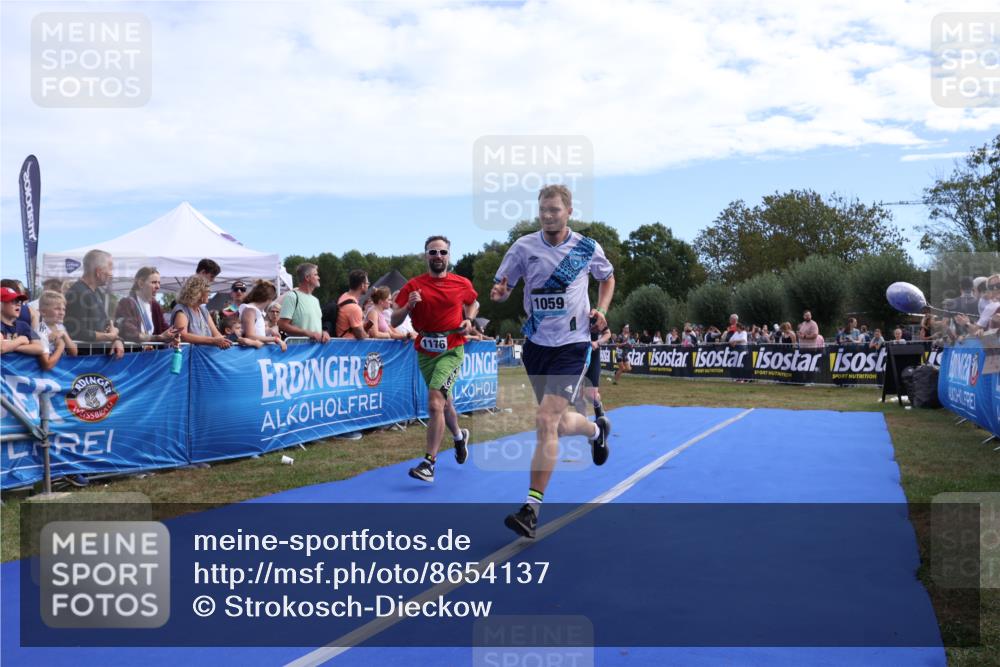 31.08.2025 - Elbe Triathlon Hamburg Strokosch-Dieckow http://msf.ph/oto/8654137 31.08.2025 11:31:48 Ziel 910, 922, 1059, 1176 meine-sportfotos.de