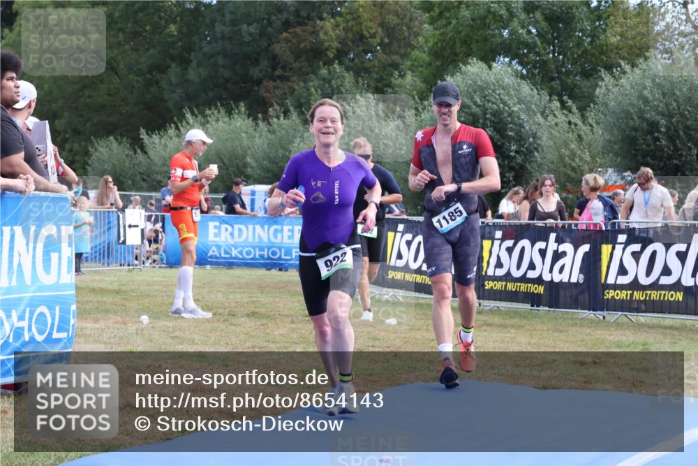 31.08.2025 - Elbe Triathlon Hamburg Strokosch-Dieckow http://msf.ph/oto/8654143 31.08.2025 11:31:55 Ziel 402, 910, 922, 1185 meine-sportfotos.de