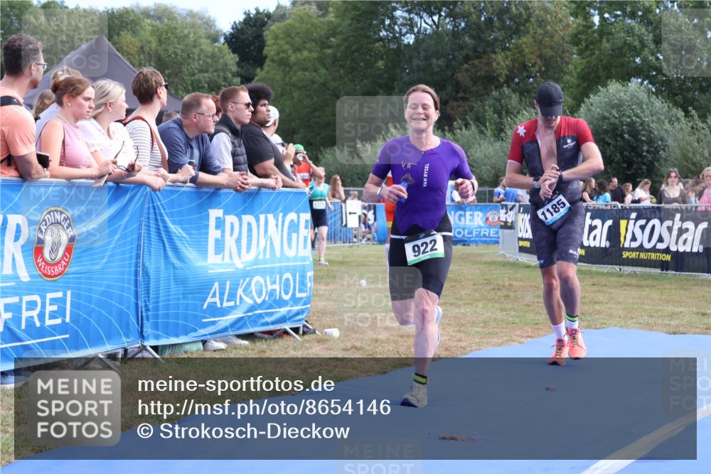 31.08.2025 - Elbe Triathlon Hamburg Strokosch-Dieckow http://msf.ph/oto/8654146 31.08.2025 11:31:56 Ziel 402, 922, 1185 meine-sportfotos.de