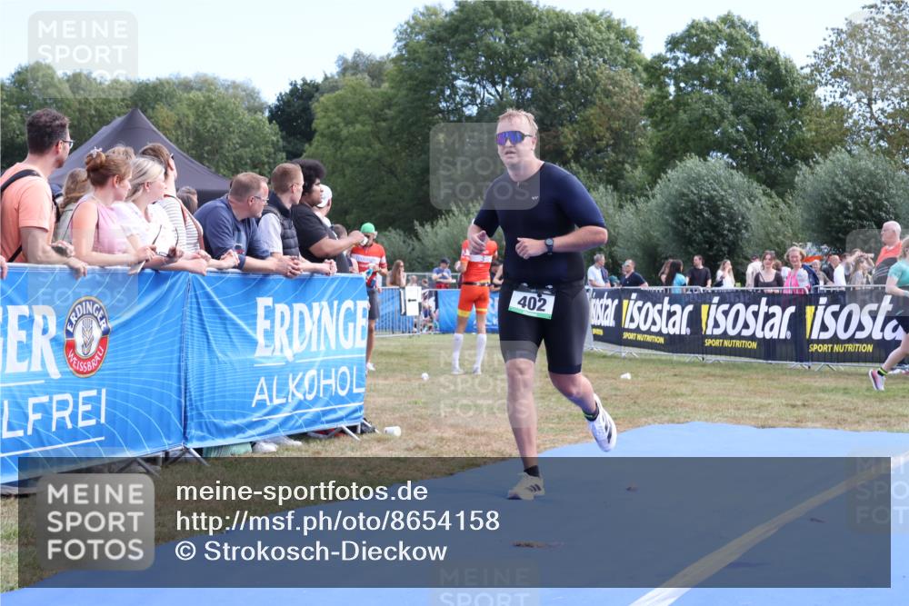 31.08.2025 - Elbe Triathlon Hamburg Strokosch-Dieckow http://msf.ph/oto/8654158 31.08.2025 11:32:00 Ziel 402, 922, 1185 meine-sportfotos.de
