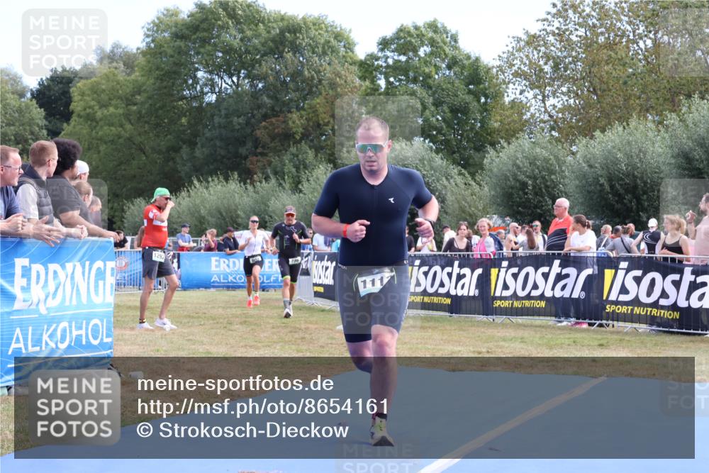 31.08.2025 - Elbe Triathlon Hamburg Strokosch-Dieckow http://msf.ph/oto/8654161 31.08.2025 11:32:10 Ziel 736, 804, 1112 meine-sportfotos.de