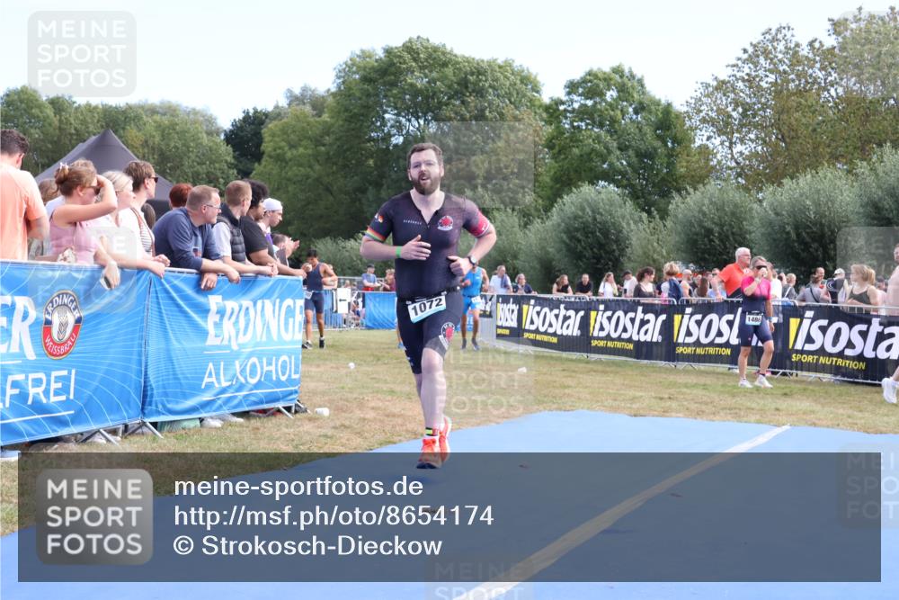 31.08.2025 - Elbe Triathlon Hamburg Strokosch-Dieckow http://msf.ph/oto/8654174 31.08.2025 11:32:24 Ziel 654, 1072, 1174, 1222 meine-sportfotos.de