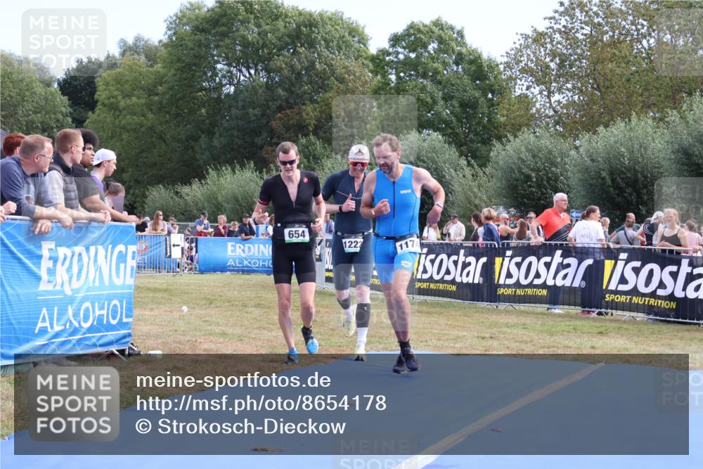 31.08.2025 - Elbe Triathlon Hamburg Strokosch-Dieckow http://msf.ph/oto/8654178 31.08.2025 11:32:29 Ziel 654, 1072, 1174, 1222 meine-sportfotos.de