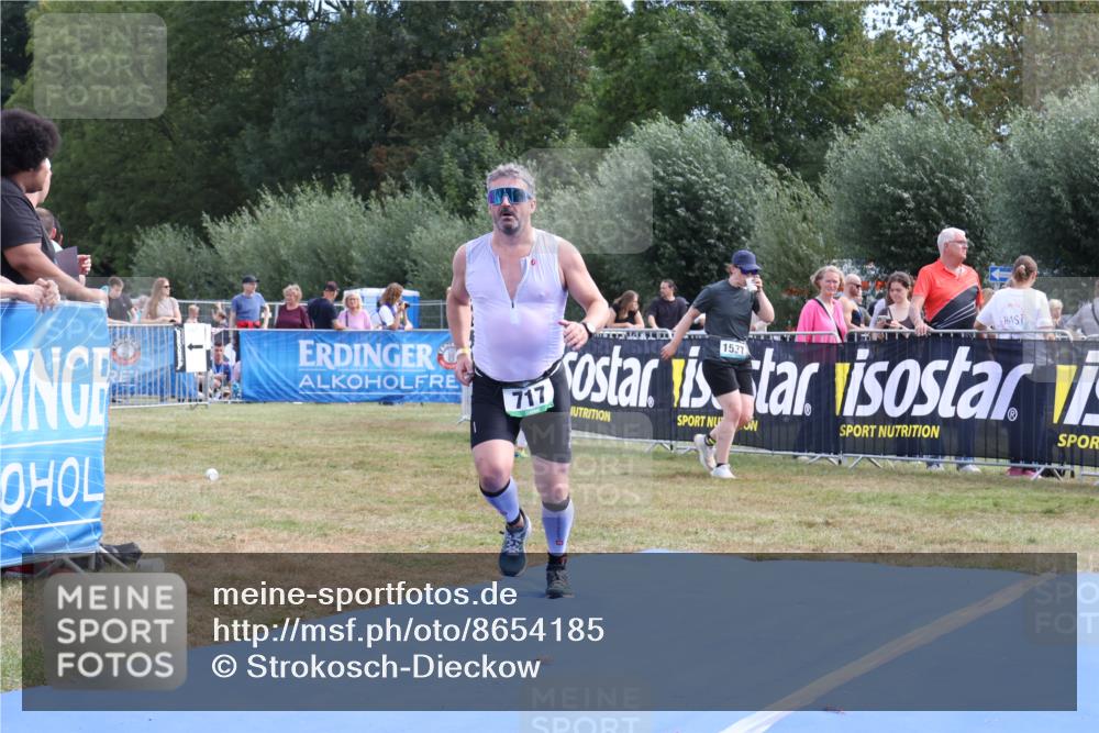 31.08.2025 - Elbe Triathlon Hamburg Strokosch-Dieckow http://msf.ph/oto/8654185 31.08.2025 11:32:47 Ziel 717, 1266 meine-sportfotos.de