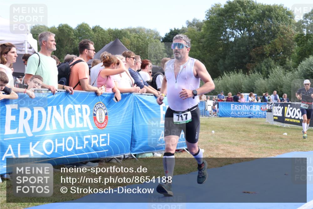 31.08.2025 - Elbe Triathlon Hamburg Strokosch-Dieckow http://msf.ph/oto/8654188 31.08.2025 11:32:49 Ziel 717, 1057, 1266 meine-sportfotos.de