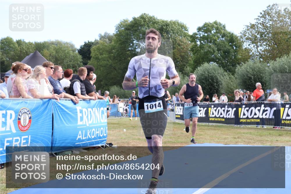31.08.2025 - Elbe Triathlon Hamburg Strokosch-Dieckow http://msf.ph/oto/8654204 31.08.2025 11:33:08 Ziel 698, 766, 1014, 1237 meine-sportfotos.de