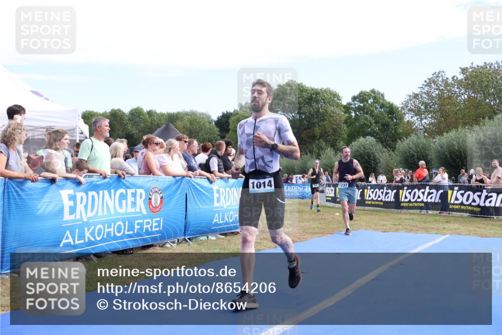 31.08.2025 - Elbe Triathlon Hamburg Strokosch-Dieckow http://msf.ph/oto/8654206 31.08.2025 11:33:08 Ziel 698, 766, 1014, 1237 meine-sportfotos.de