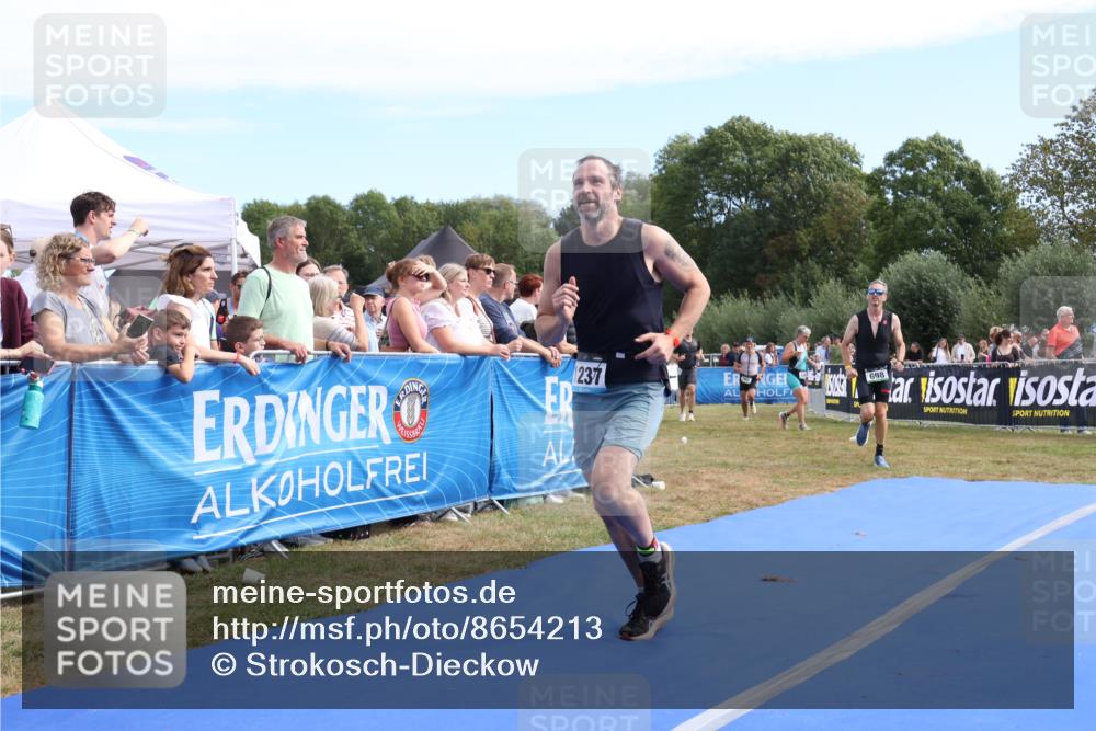 31.08.2025 - Elbe Triathlon Hamburg Strokosch-Dieckow http://msf.ph/oto/8654213 31.08.2025 11:33:10 Ziel 698, 766, 1014, 1237 meine-sportfotos.de