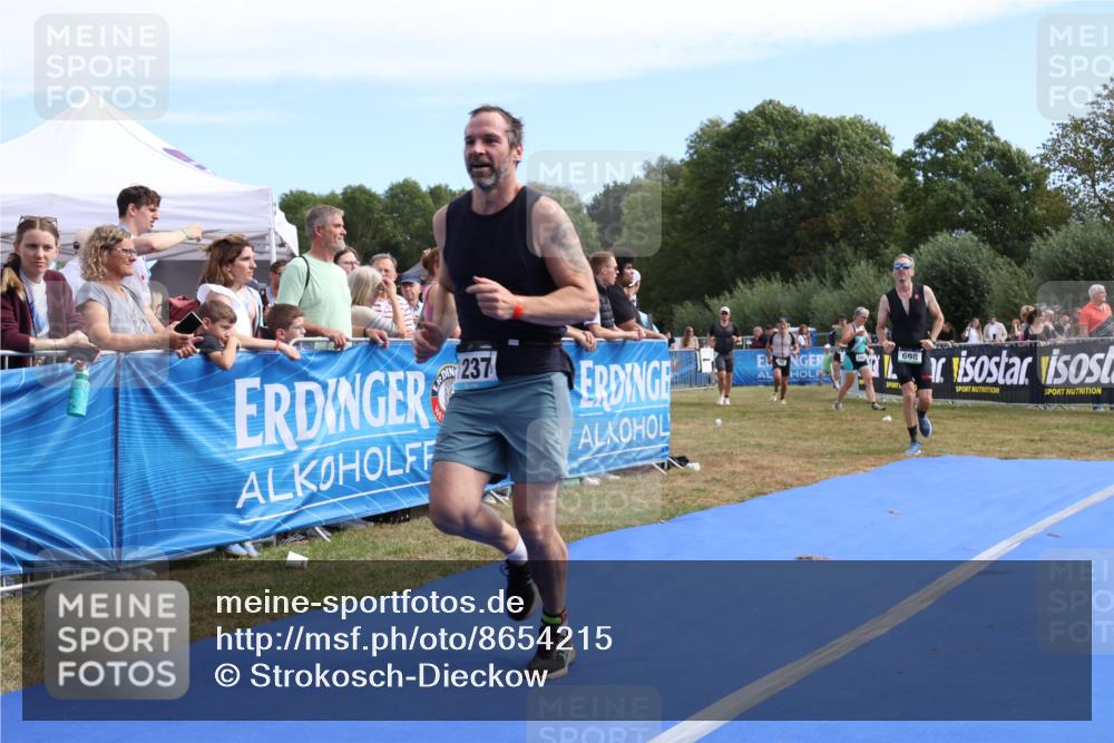 31.08.2025 - Elbe Triathlon Hamburg Strokosch-Dieckow http://msf.ph/oto/8654215 31.08.2025 11:33:11 Ziel 698, 766, 1014, 1237 meine-sportfotos.de