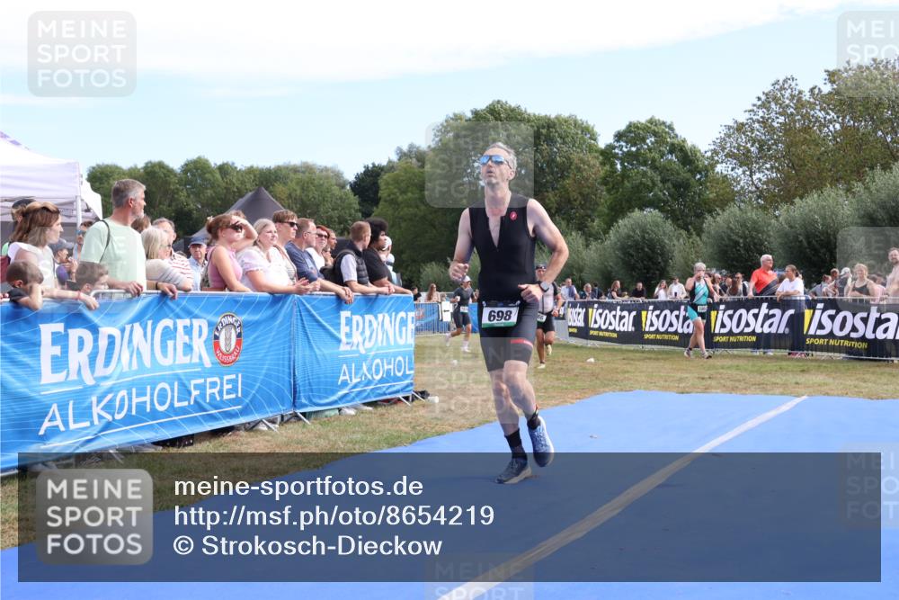 31.08.2025 - Elbe Triathlon Hamburg Strokosch-Dieckow http://msf.ph/oto/8654219 31.08.2025 11:33:13 Ziel 698, 766, 1014, 1202, 1205, 1237, 1272 meine-sportfotos.de