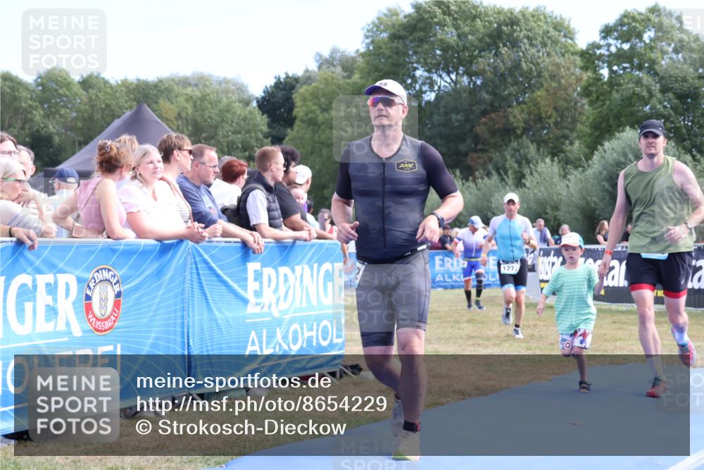 31.08.2025 - Elbe Triathlon Hamburg Strokosch-Dieckow http://msf.ph/oto/8654229 31.08.2025 11:33:19 Ziel 698, 756, 766, 1202, 1205, 1272 meine-sportfotos.de