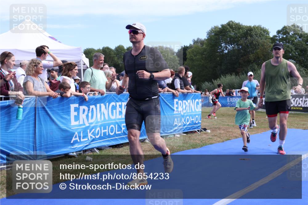 31.08.2025 - Elbe Triathlon Hamburg Strokosch-Dieckow http://msf.ph/oto/8654233 31.08.2025 11:33:21 Ziel 756, 766, 1194, 1202, 1205, 1272 meine-sportfotos.de