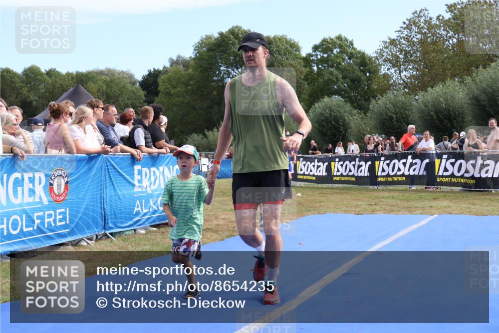 31.08.2025 - Elbe Triathlon Hamburg Strokosch-Dieckow http://msf.ph/oto/8654235 31.08.2025 11:33:21 Ziel 756, 766, 1194, 1202, 1205, 1272 meine-sportfotos.de