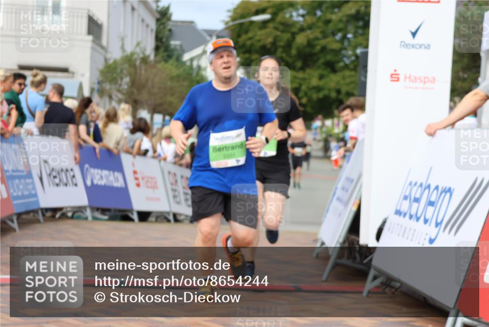 31.08.2025 - 21. Blankeneser Heldenlauf Strokosch-Dieckow http://msf.ph/oto/8654244 31.08.2025 11:04:55 Ziel 3164, 3331 meine-sportfotos.de