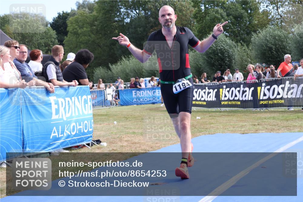 31.08.2025 - Elbe Triathlon Hamburg Strokosch-Dieckow http://msf.ph/oto/8654253 31.08.2025 11:33:30 Ziel 756, 1194 meine-sportfotos.de