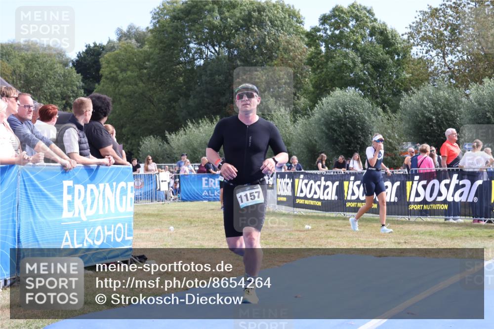 31.08.2025 - Elbe Triathlon Hamburg Strokosch-Dieckow http://msf.ph/oto/8654264 31.08.2025 11:33:42 Ziel 704, 1157, 1229 meine-sportfotos.de