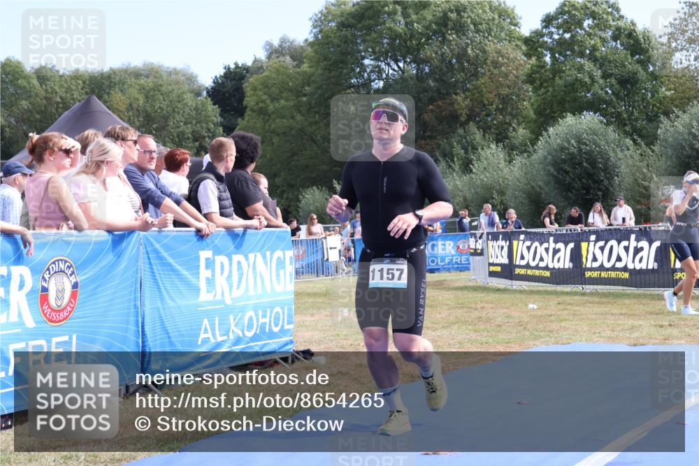 31.08.2025 - Elbe Triathlon Hamburg Strokosch-Dieckow http://msf.ph/oto/8654265 31.08.2025 11:33:43 Ziel 704, 1157, 1229 meine-sportfotos.de