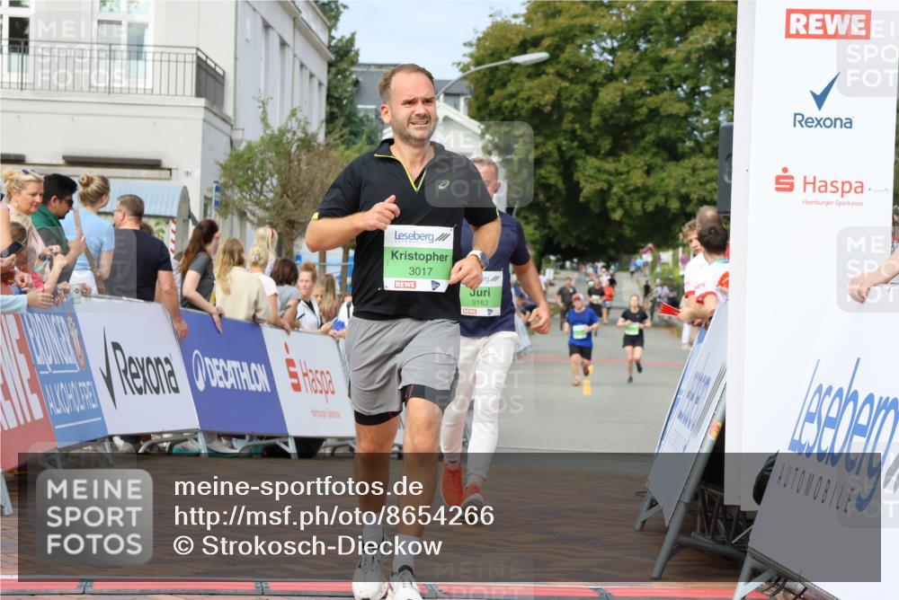 31.08.2025 - 21. Blankeneser Heldenlauf Strokosch-Dieckow http://msf.ph/oto/8654266 31.08.2025 11:04:44 Ziel 3132, 3163, 3113, 3112, 3326, 3017 meine-sportfotos.de