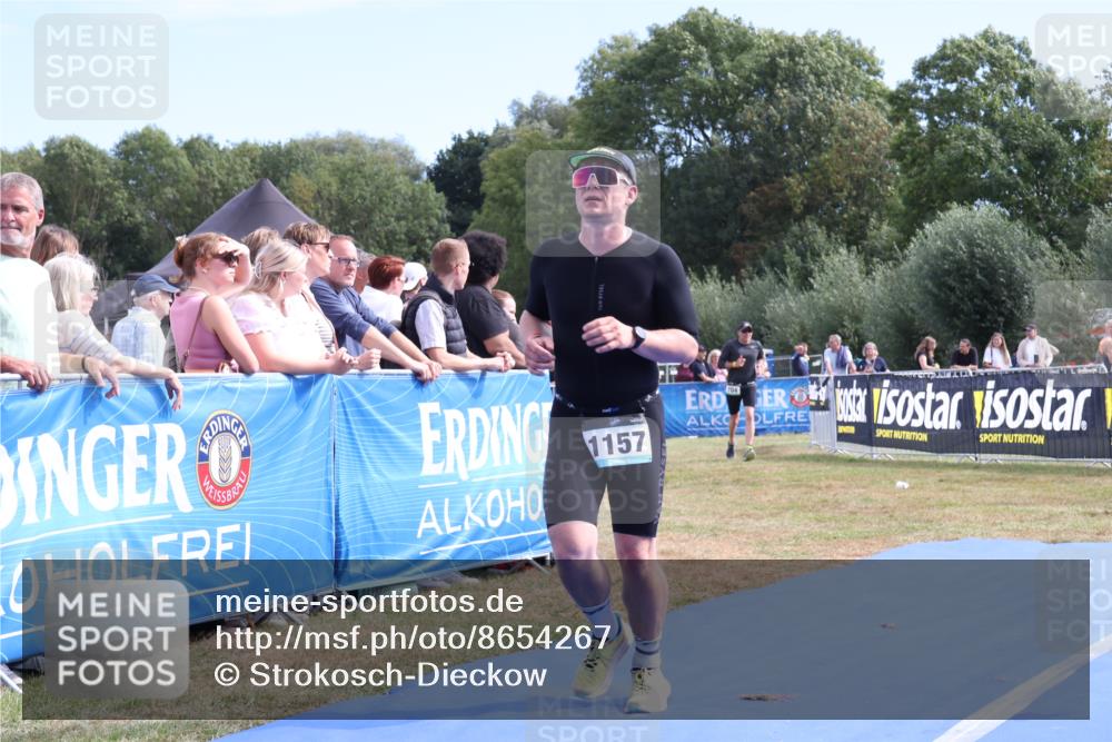 31.08.2025 - Elbe Triathlon Hamburg Strokosch-Dieckow http://msf.ph/oto/8654267 31.08.2025 11:33:43 Ziel 704, 1157, 1229 meine-sportfotos.de