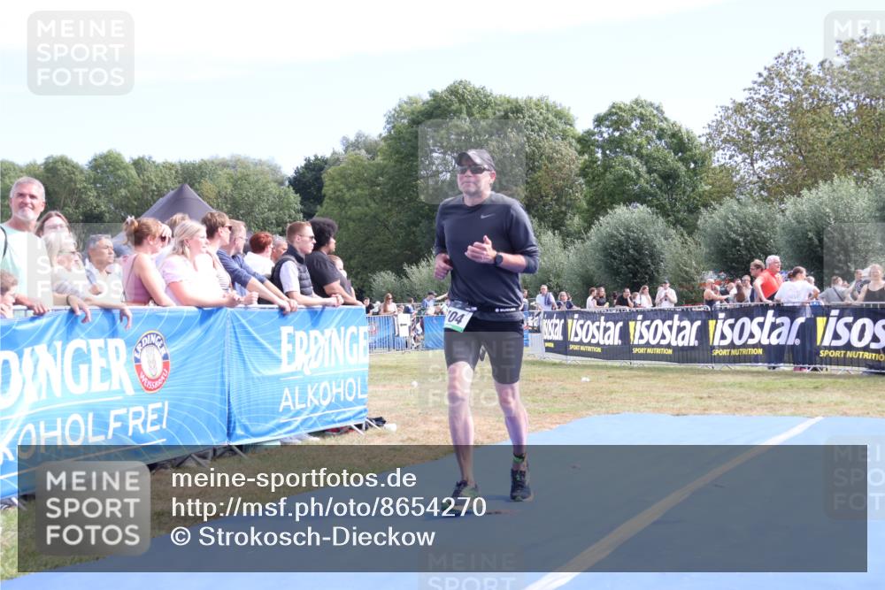 31.08.2025 - Elbe Triathlon Hamburg Strokosch-Dieckow http://msf.ph/oto/8654270 31.08.2025 11:33:50 Ziel 704, 949 meine-sportfotos.de