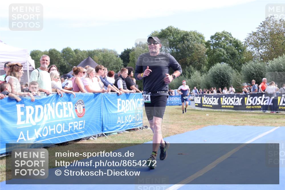 31.08.2025 - Elbe Triathlon Hamburg Strokosch-Dieckow http://msf.ph/oto/8654272 31.08.2025 11:33:50 Ziel 704, 949 meine-sportfotos.de