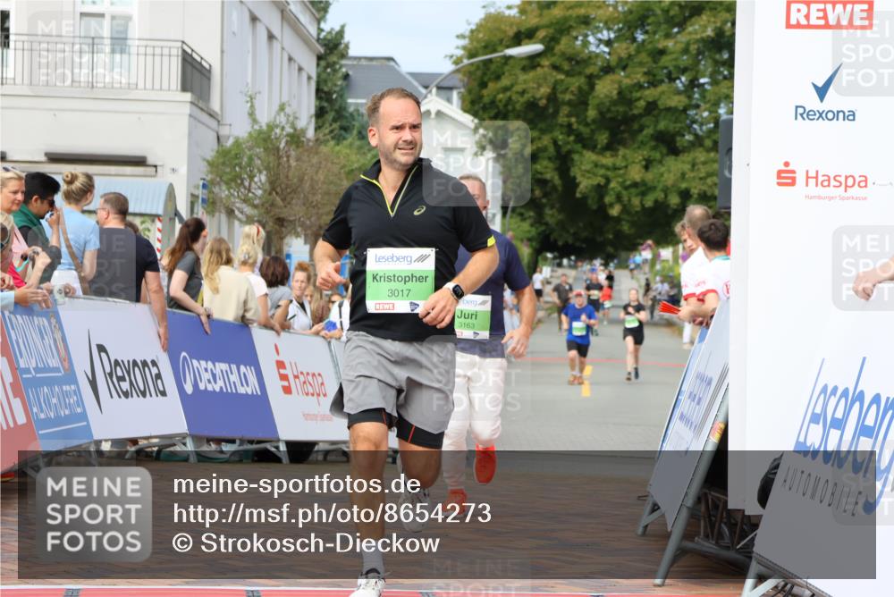 31.08.2025 - 21. Blankeneser Heldenlauf Strokosch-Dieckow http://msf.ph/oto/8654273 31.08.2025 11:04:44 Ziel 3132, 3163, 3113, 3112, 3326, 3017 meine-sportfotos.de