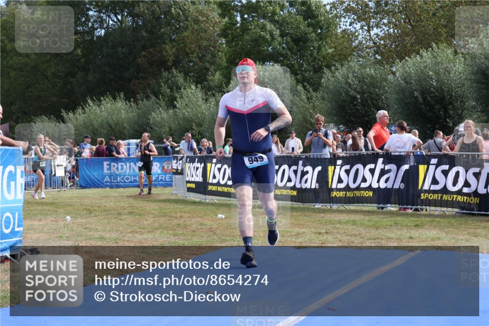 31.08.2025 - Elbe Triathlon Hamburg Strokosch-Dieckow http://msf.ph/oto/8654274 31.08.2025 11:33:54 Ziel 704, 949, 1255 meine-sportfotos.de