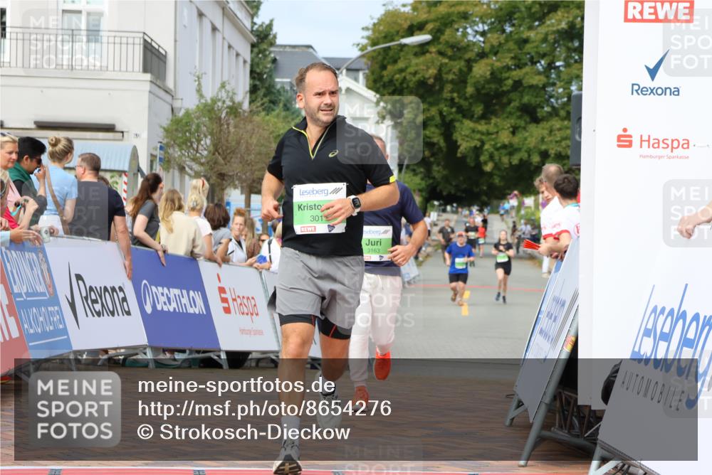 31.08.2025 - 21. Blankeneser Heldenlauf Strokosch-Dieckow http://msf.ph/oto/8654276 31.08.2025 11:04:44 Ziel 3132, 3163, 3113, 3112, 3326, 3017 meine-sportfotos.de