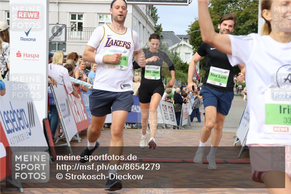 31.08.2025 - 21. Blankeneser Heldenlauf Strokosch-Dieckow http://msf.ph/oto/8654279 31.08.2025 11:04:40 Ziel 3132, 3113, 3112, 3697, 3326, 3017 meine-sportfotos.de